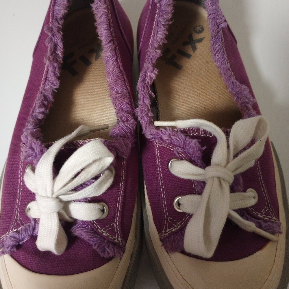 FIX SNAZZY STEVE MADDEN HALF TENNIS SHOE